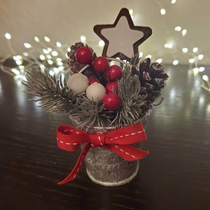 Christmas table decorations