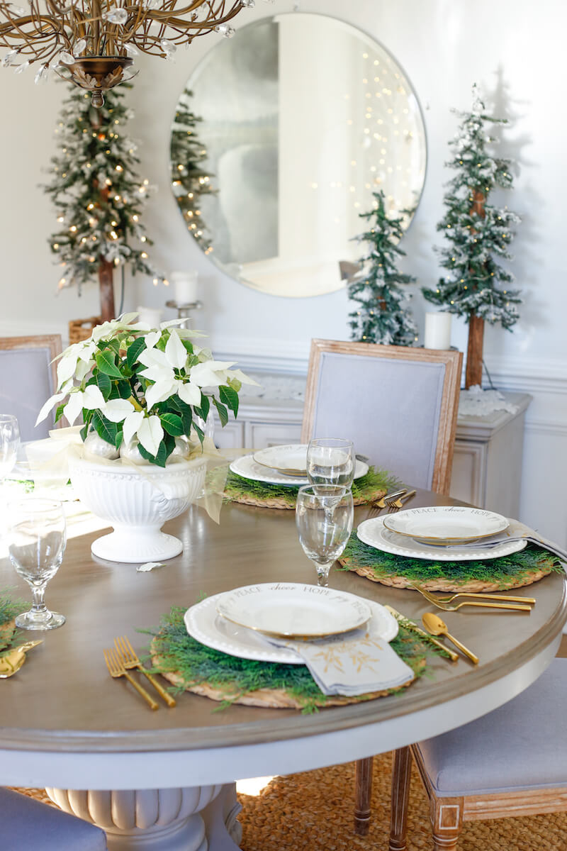 Christmas round table decorations
