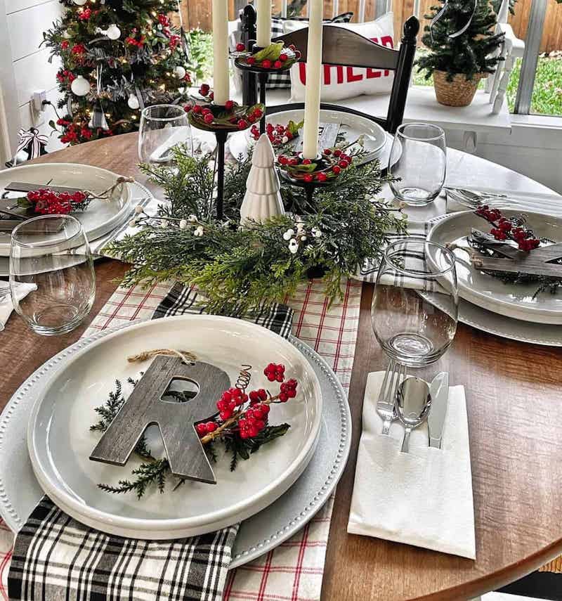 Christmas round table decorations