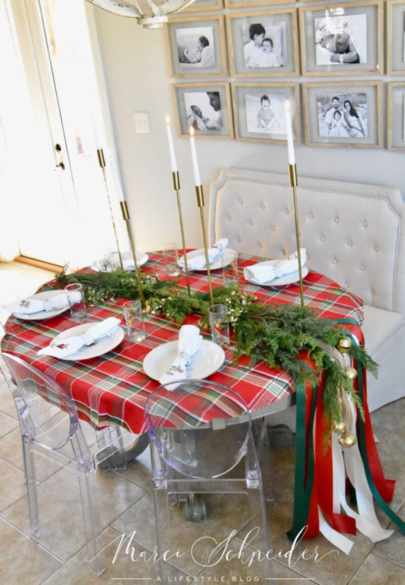 Christmas round table decorations