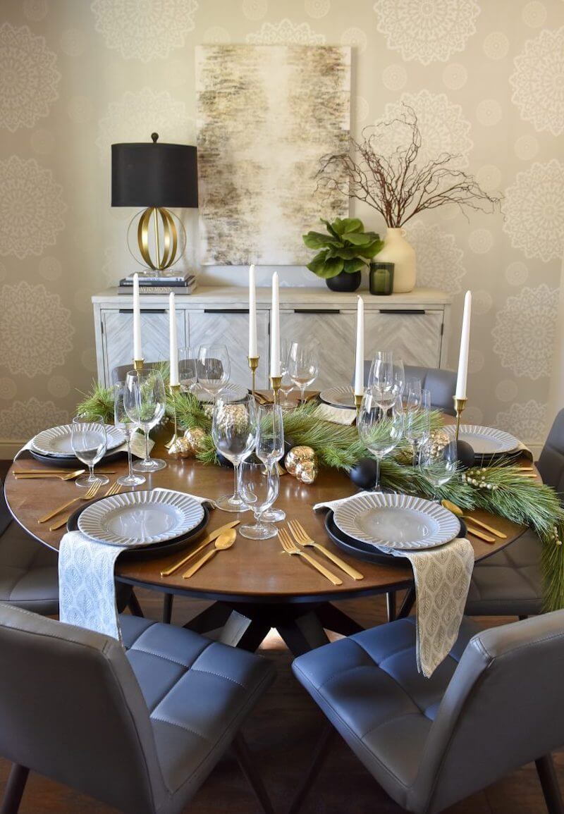 Christmas round table decorations