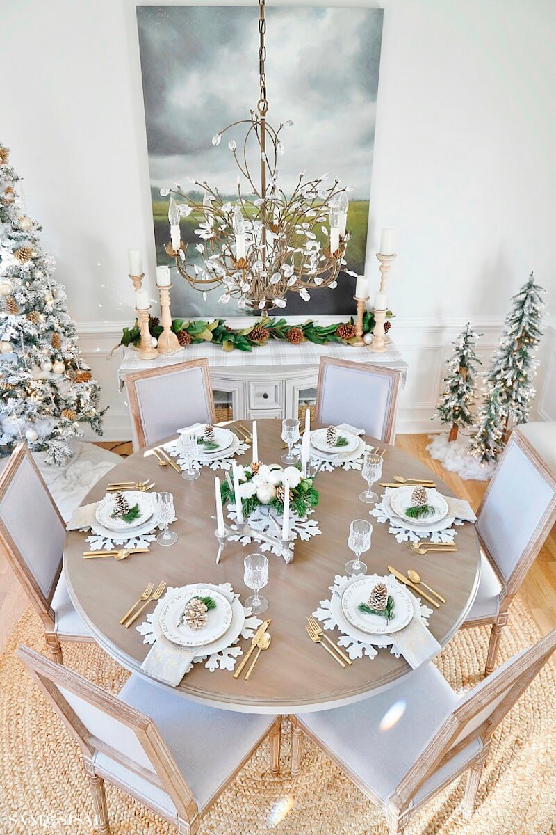 Christmas round table decorations