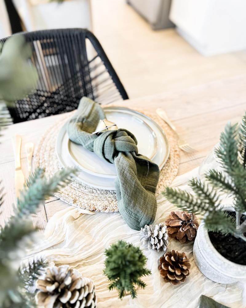 Christmas table settings