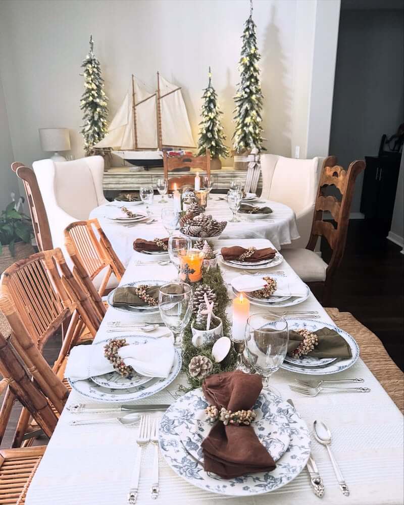 Christmas table settings