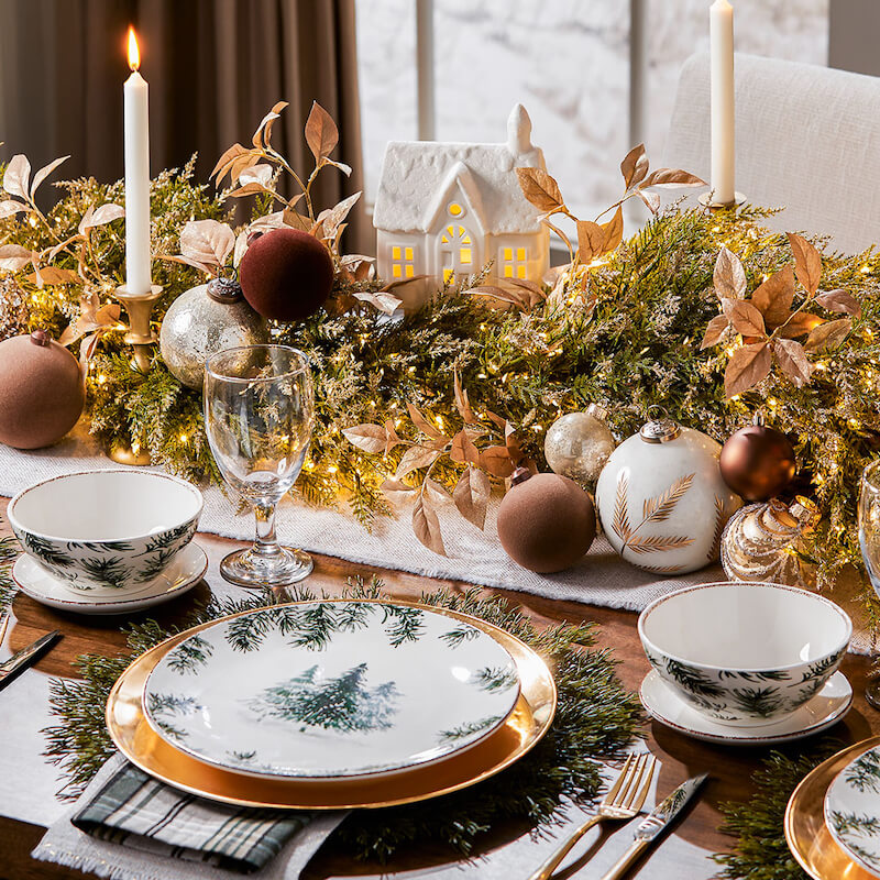 Christmas table settings
