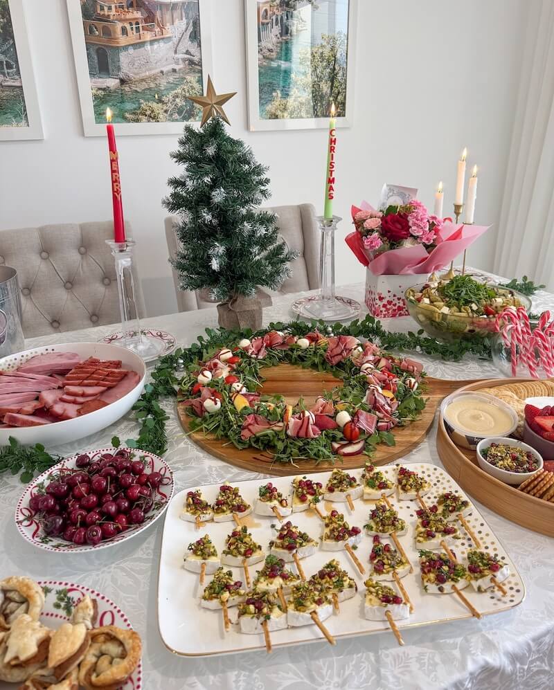 friendsmas party ideas