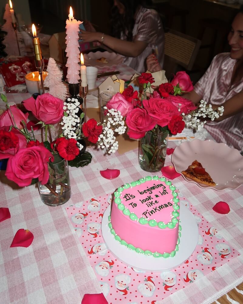 friendsmas party ideas