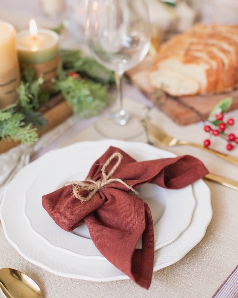 simple Christmas table decorations