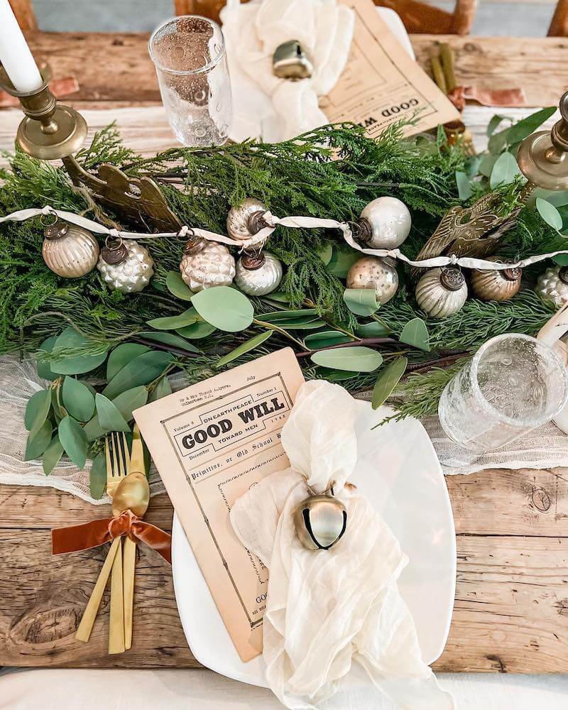 simple Christmas table decorations