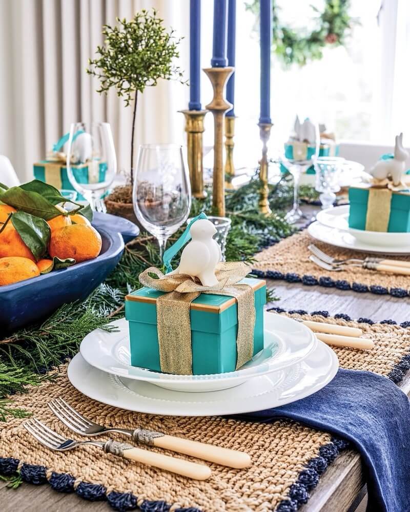 simple Christmas table decorations