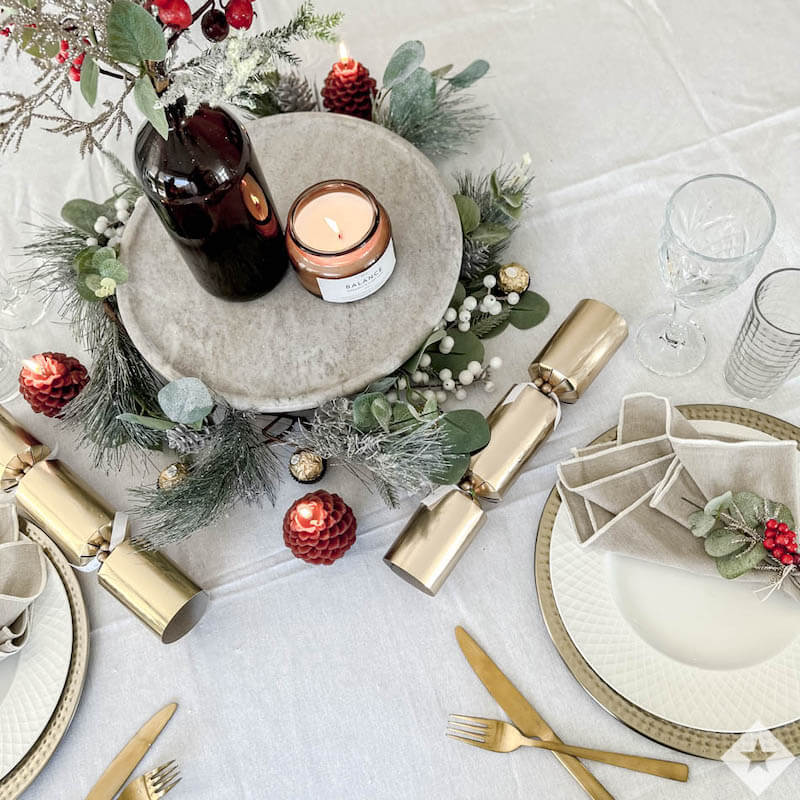 simple Christmas table decorations